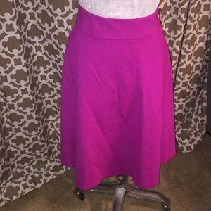 Stretch skirt with pockets. Thicker fabric.